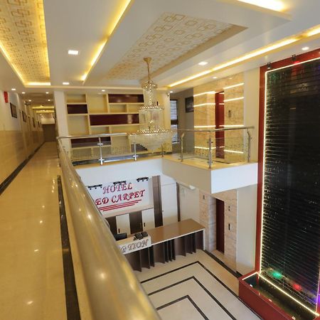Hotel Red Carpet Tājganj Buitenkant foto