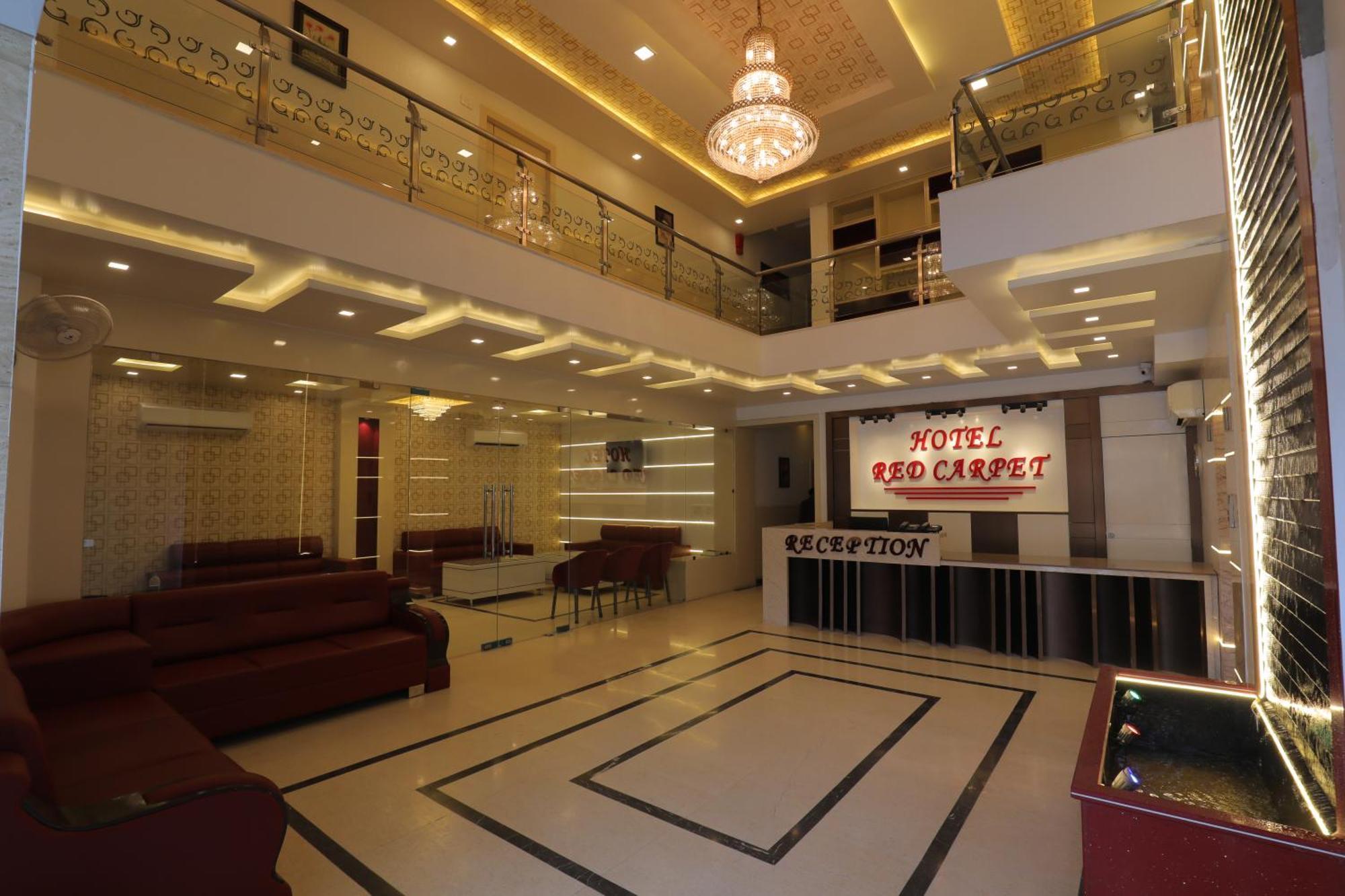Hotel Red Carpet Tājganj Buitenkant foto