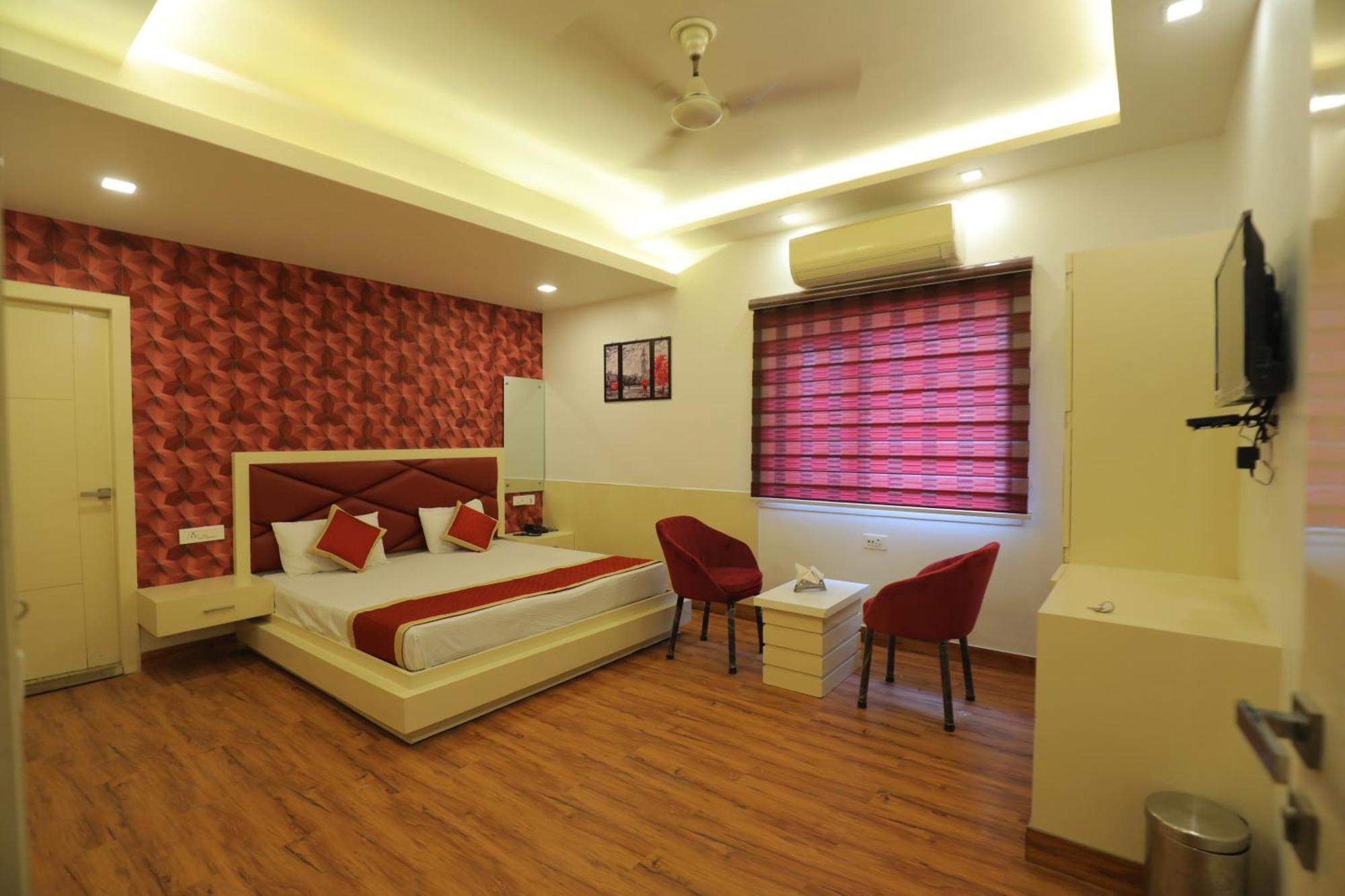 Hotel Red Carpet Tājganj Buitenkant foto