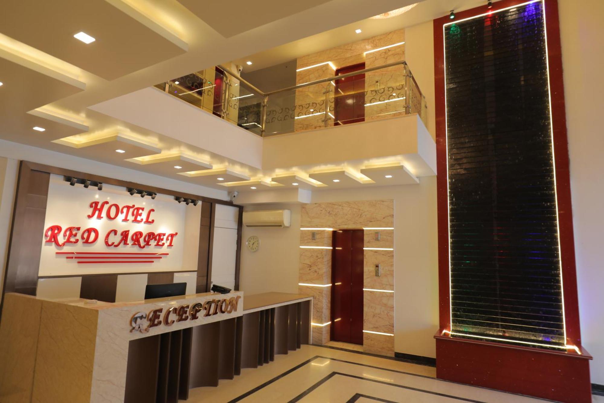 Hotel Red Carpet Tājganj Buitenkant foto